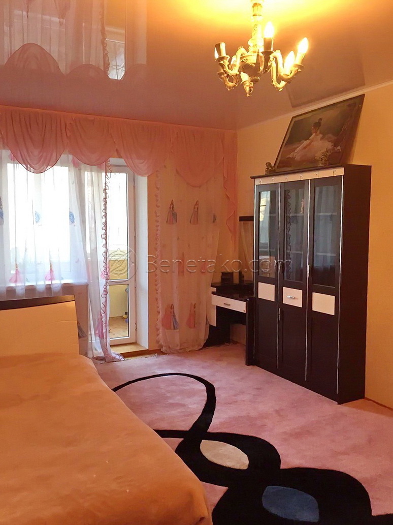 Оренда 3-кімнатної квартири 136 м², Армійська вул., 23