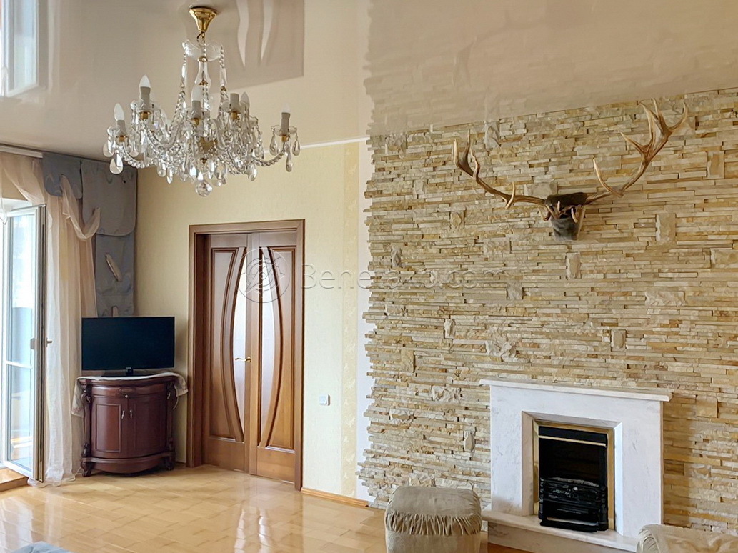 Оренда 3-кімнатної квартири 136 м², Армійська вул., 23