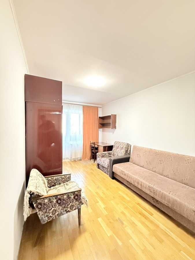 Продажа 3-комнатной квартиры 80 м², Сержа Лифаря ул., 11А