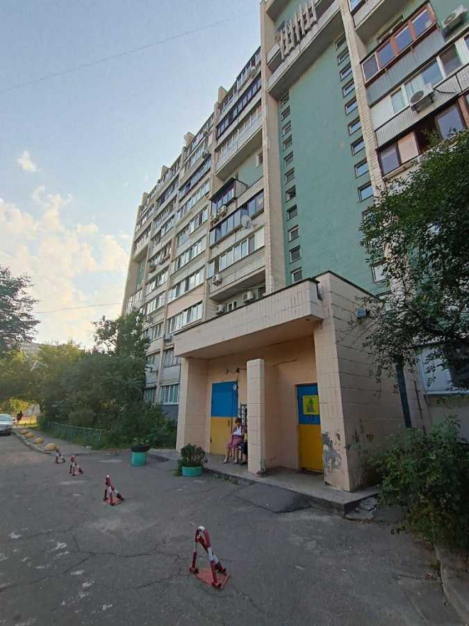 Продажа 3-комнатной квартиры 80 м², Сержа Лифаря ул., 11А