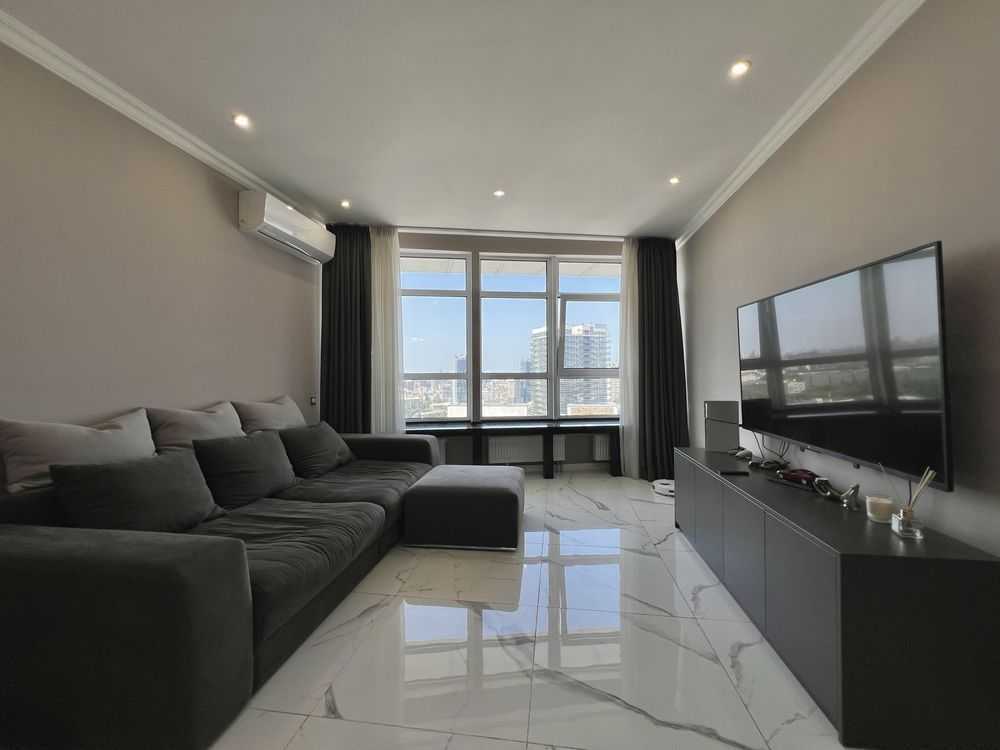 Продажа 3-комнатной квартиры 131.8 м², Кловский спуск, 7