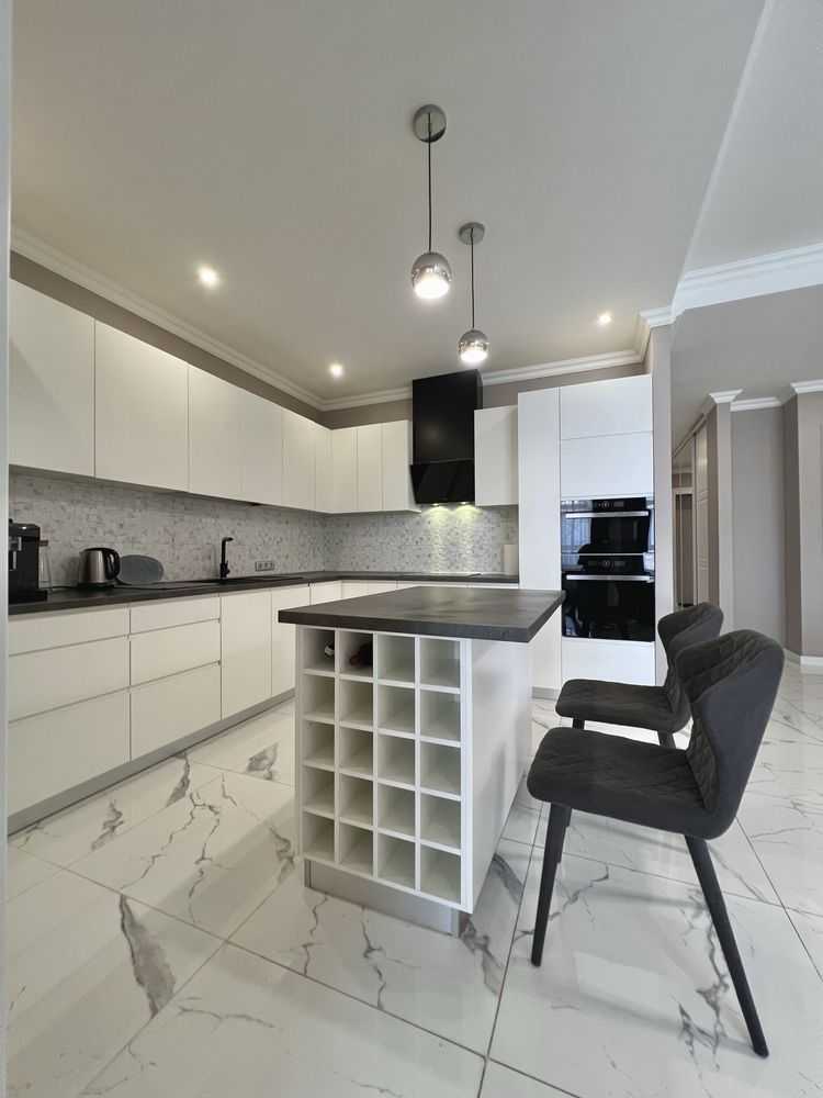 Продажа 3-комнатной квартиры 131.8 м², Кловский спуск, 7