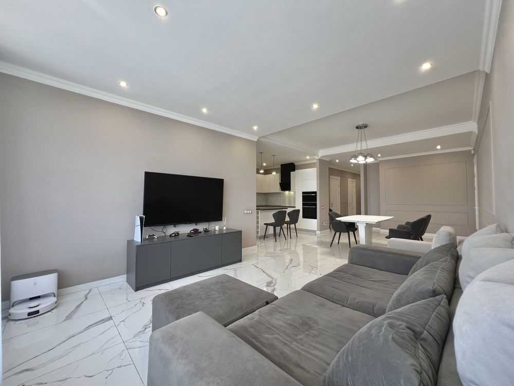 Продажа 3-комнатной квартиры 131.8 м², Кловский спуск, 7