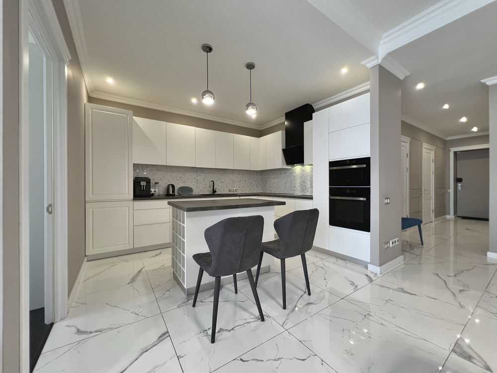 Продажа 3-комнатной квартиры 131.8 м², Кловский спуск, 7