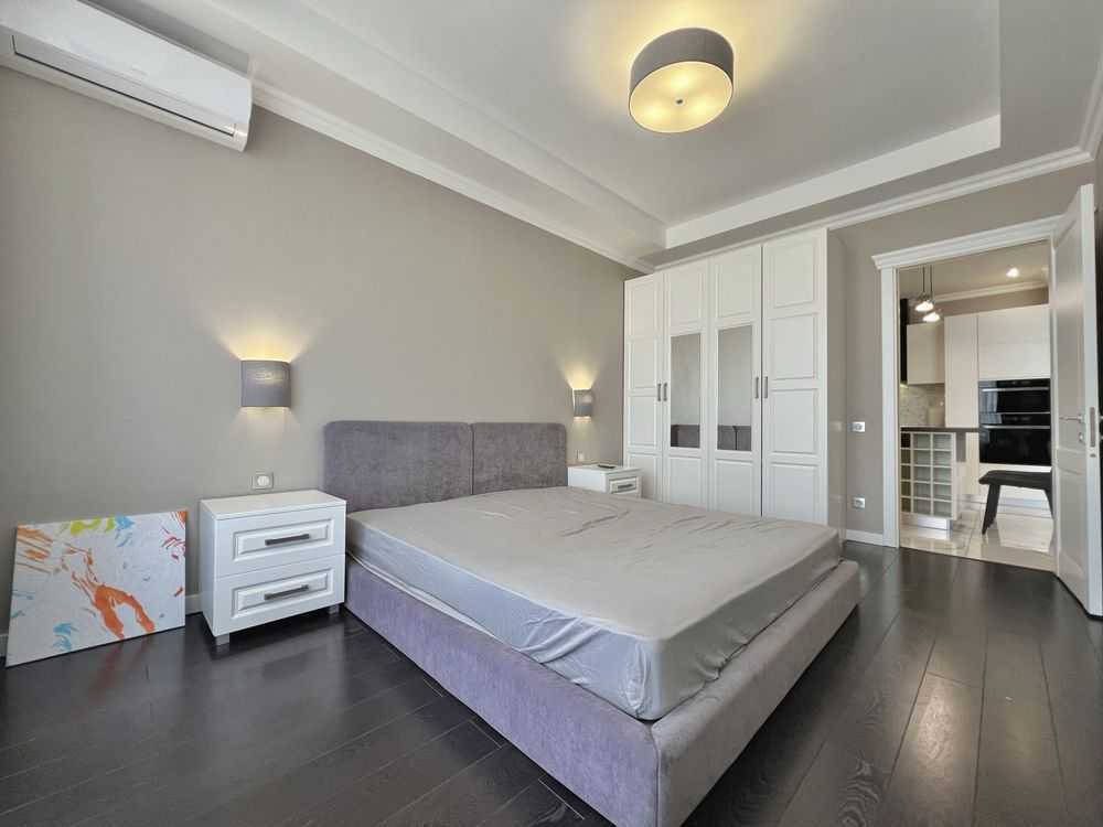 Продажа 3-комнатной квартиры 131.8 м², Кловский спуск, 7