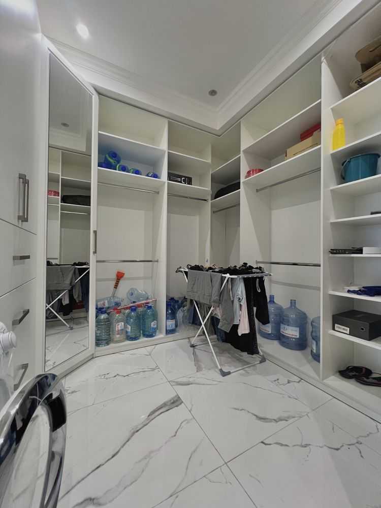 Продажа 3-комнатной квартиры 131.8 м², Кловский спуск, 7