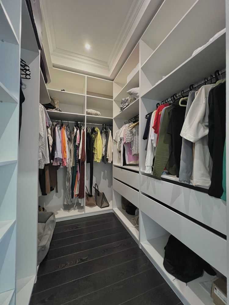 Продажа 3-комнатной квартиры 131.8 м², Кловский спуск, 7