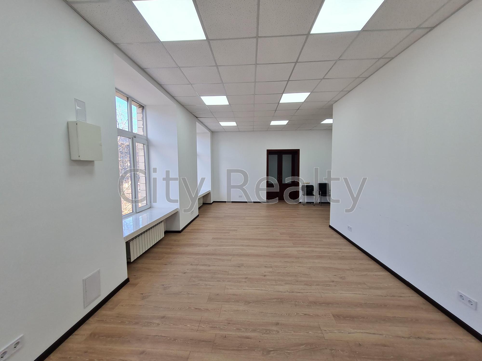 Аренда офиса 108.3 м², Крещатик ул., 7/11