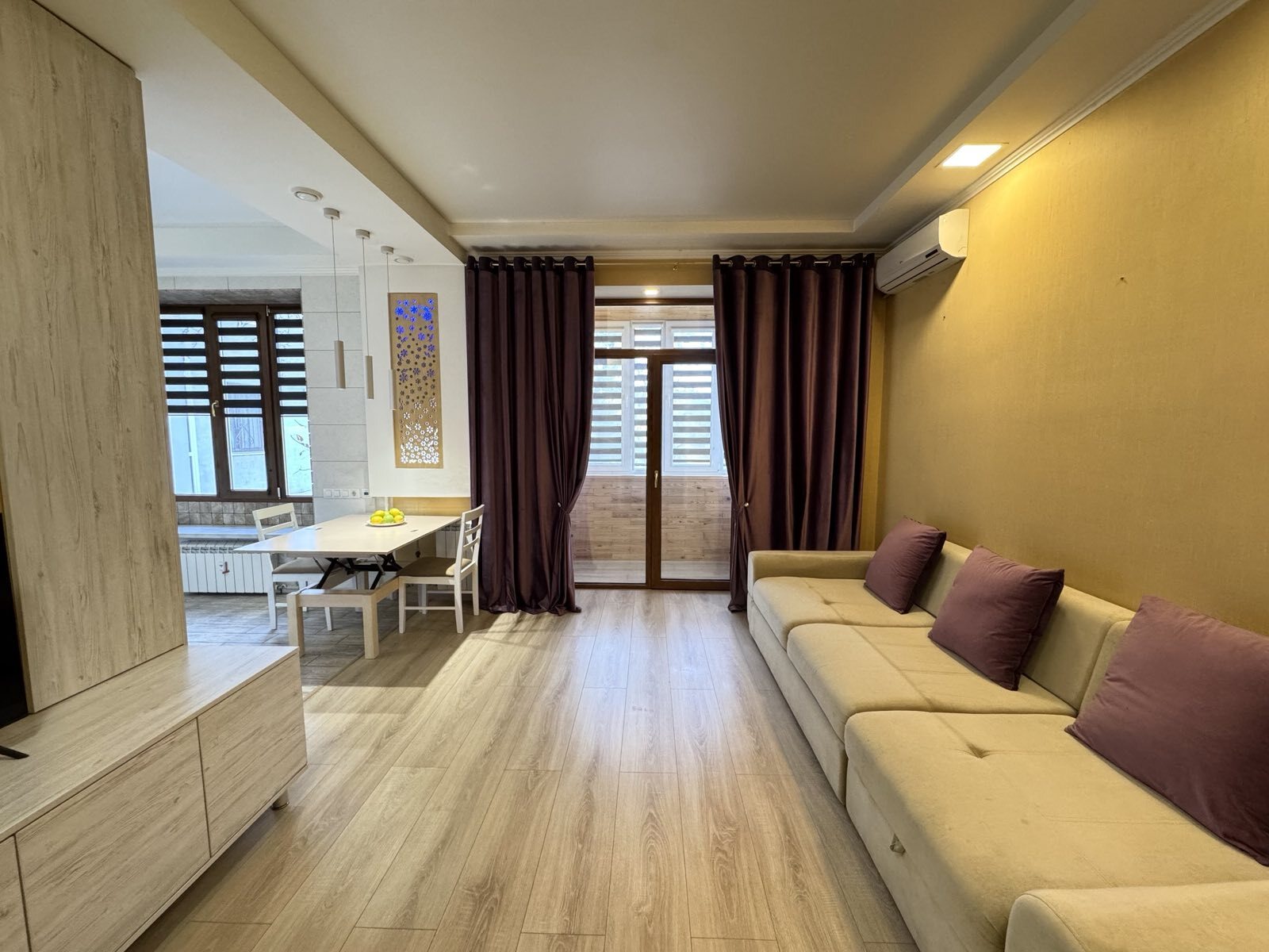 Продажа 2-комнатной квартиры 57 м², Независимой Украины ул.