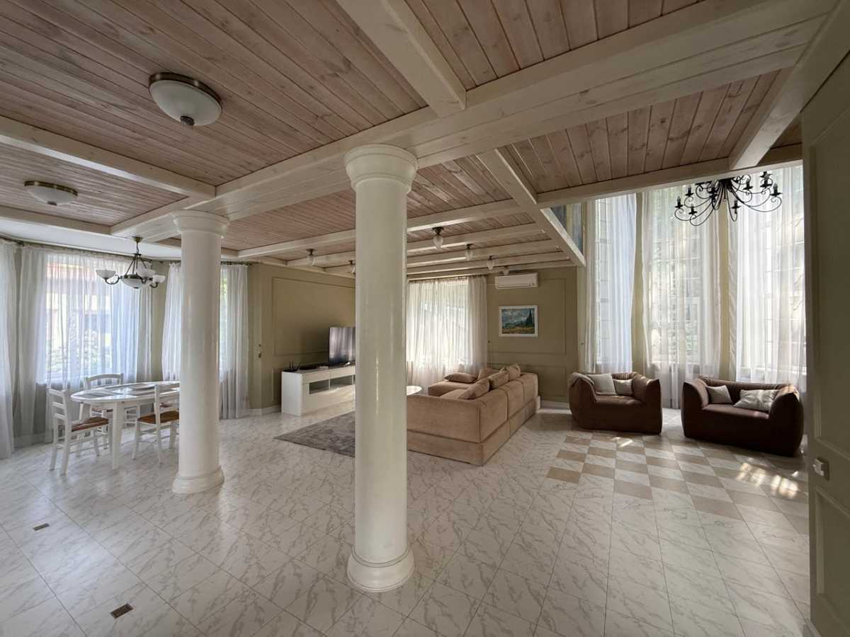 Продажа дома 350 м², Максима Рыльского ул.