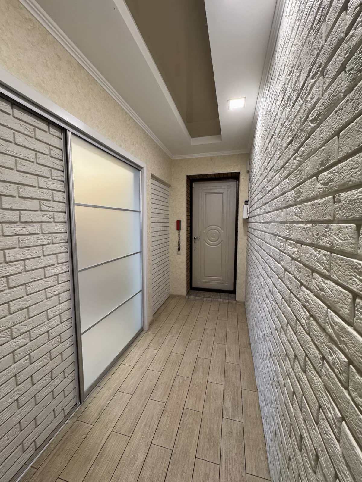 Продажа 2-комнатной квартиры 57 м², Независимой Украины ул.