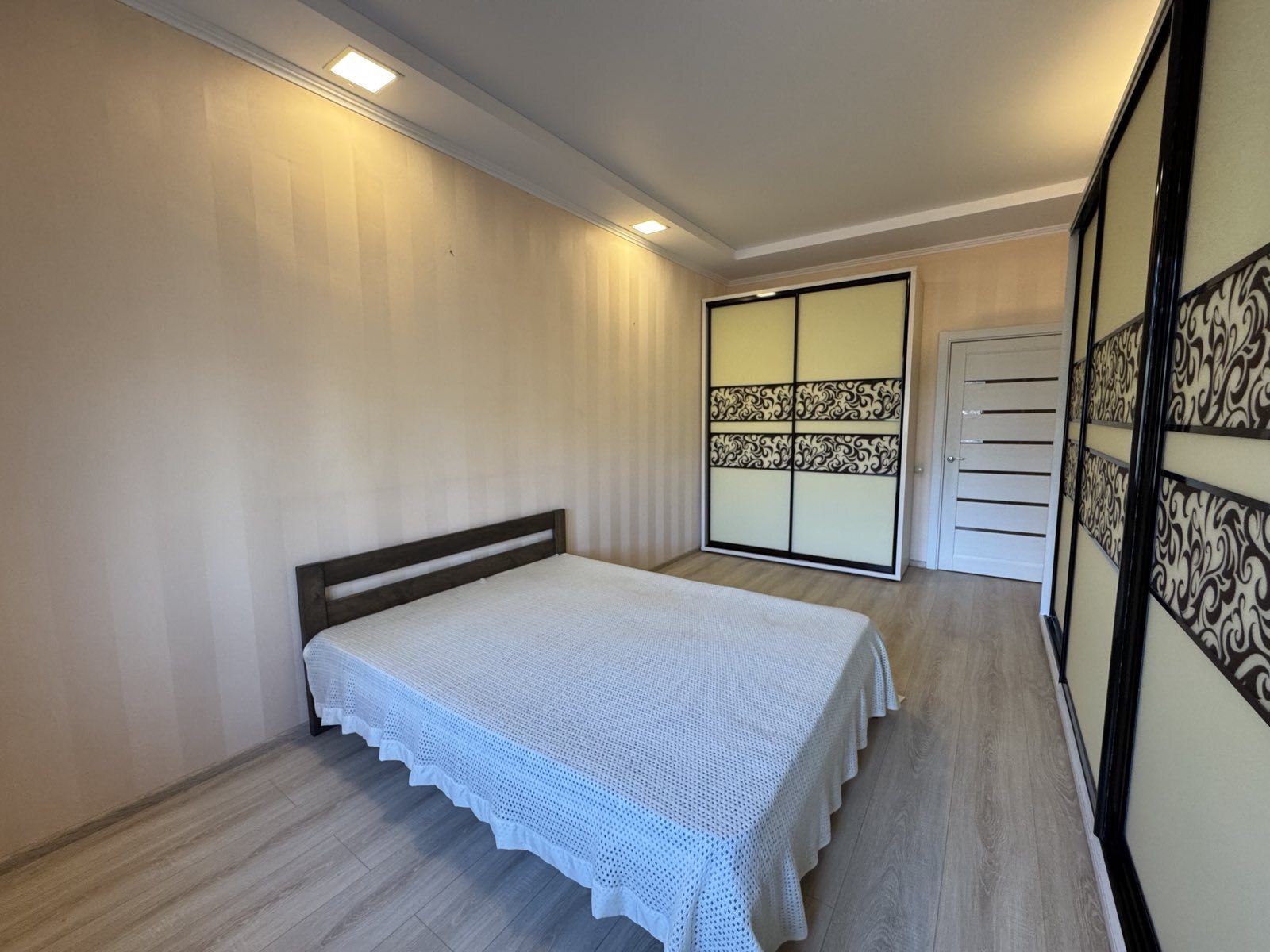 Продажа 2-комнатной квартиры 57 м², Независимой Украины ул.