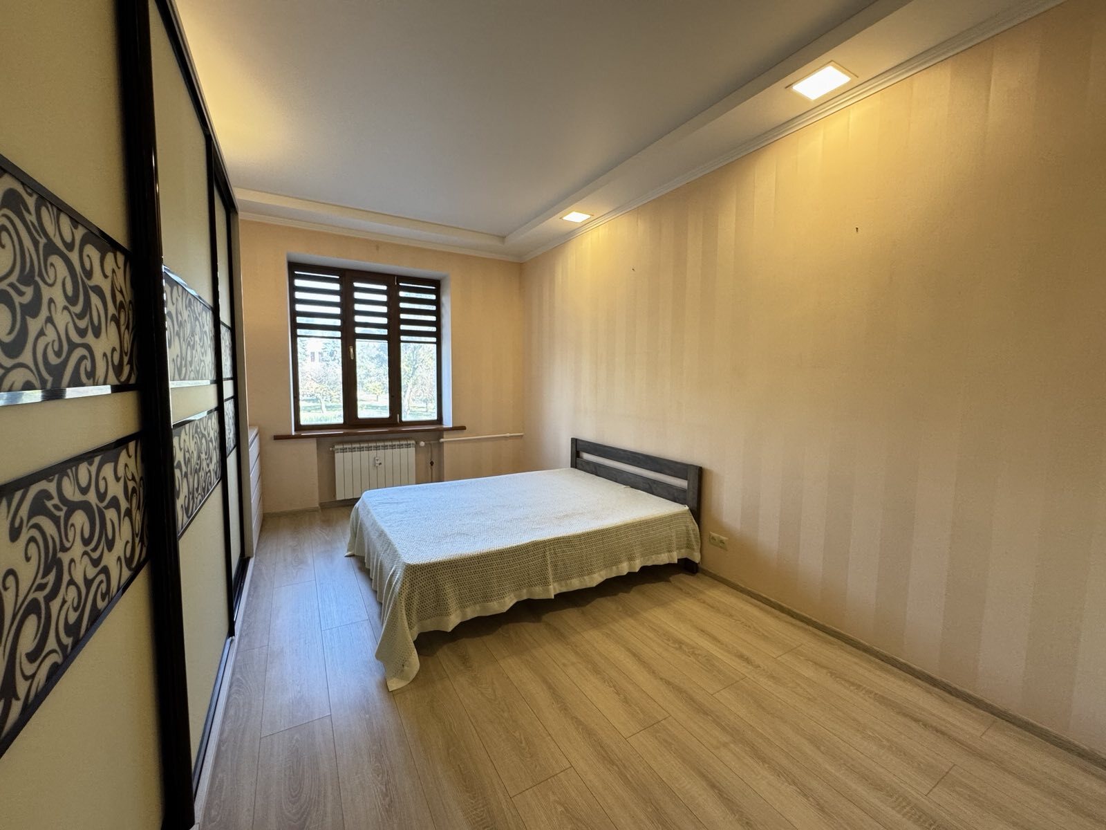 Продажа 2-комнатной квартиры 57 м², Независимой Украины ул.