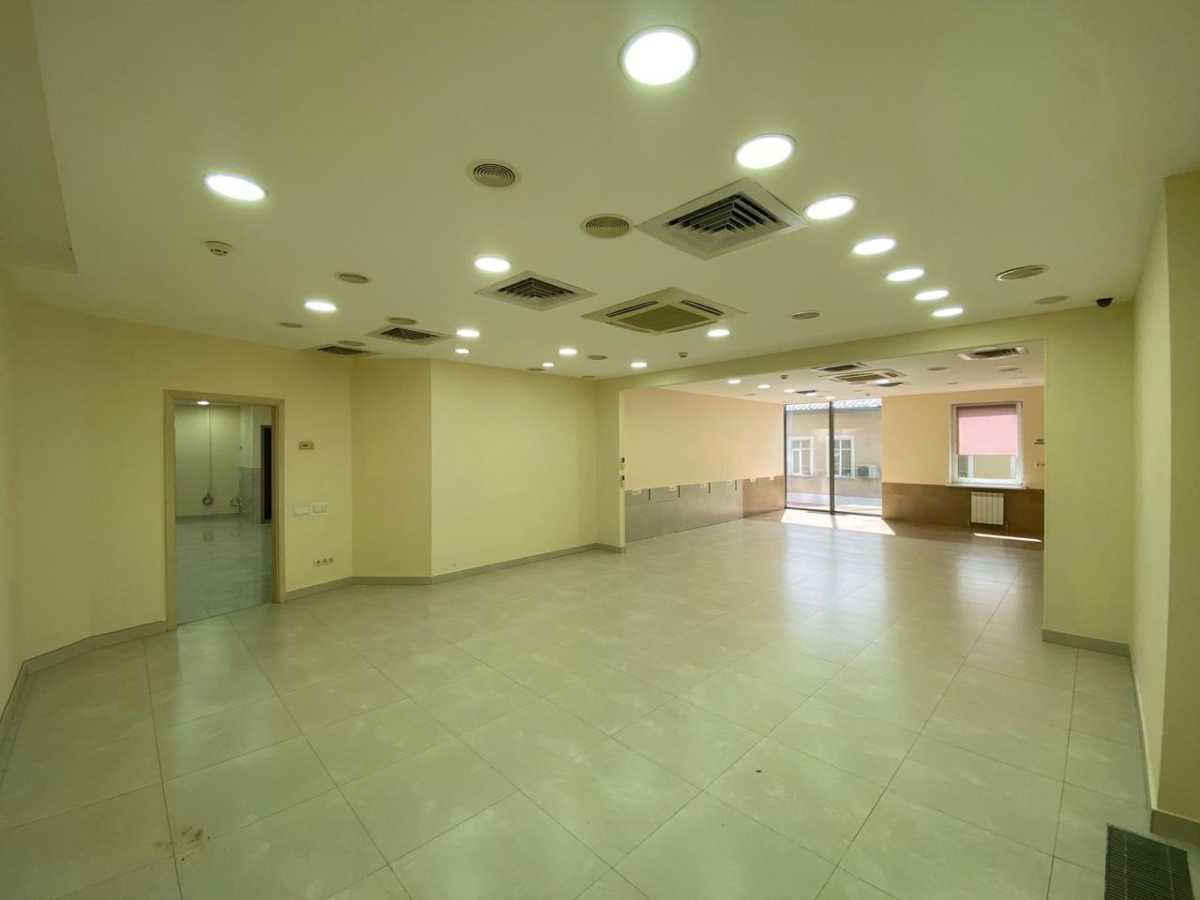 Продаж офісу 370 м², Басейна вул., 7В
