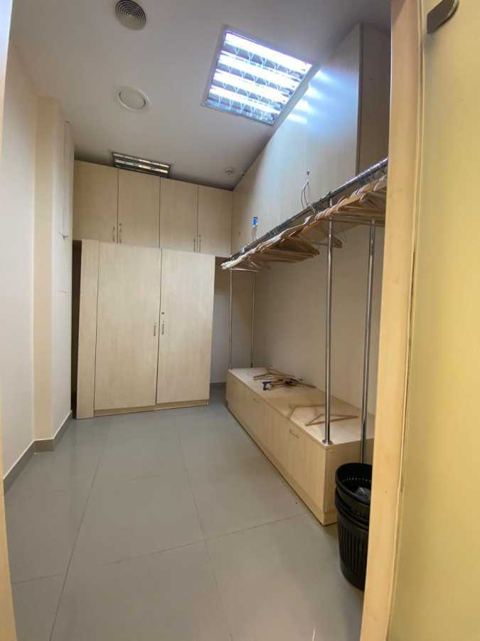 Продаж офісу 370 м², Басейна вул., 7В