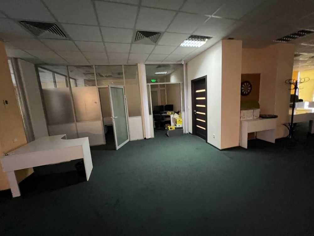 Аренда офиса 1300 м², Евгения Коновальца ул., 36Д