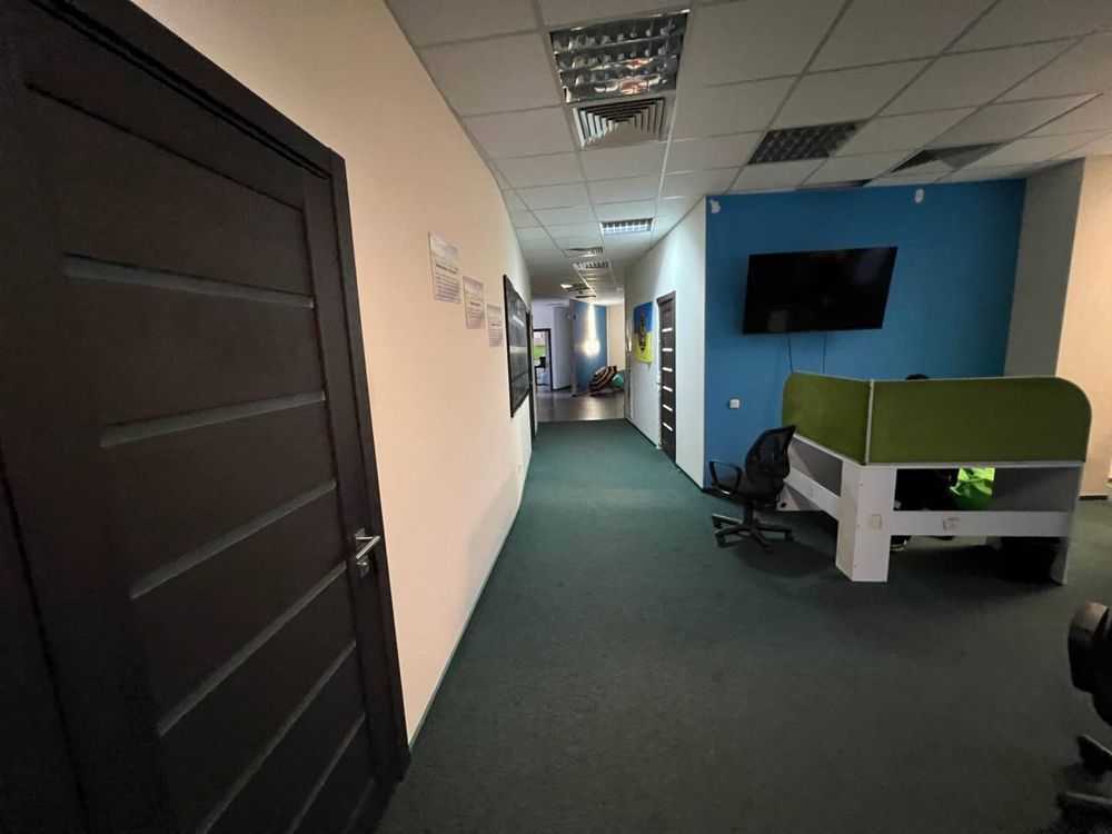 Аренда офиса 1300 м², Евгения Коновальца ул., 36Д