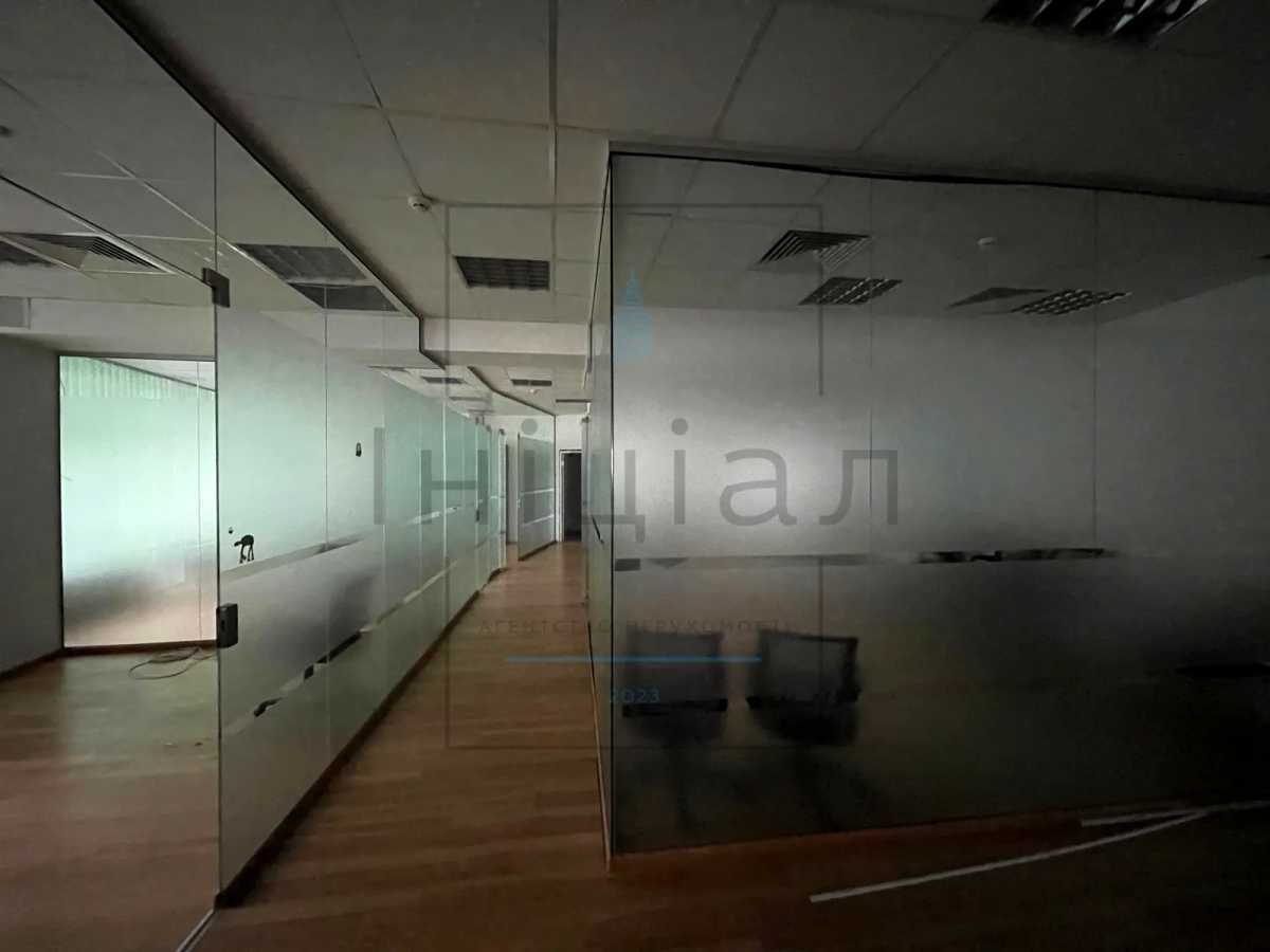 Аренда офиса 1300 м², Евгения Коновальца ул., 36Д