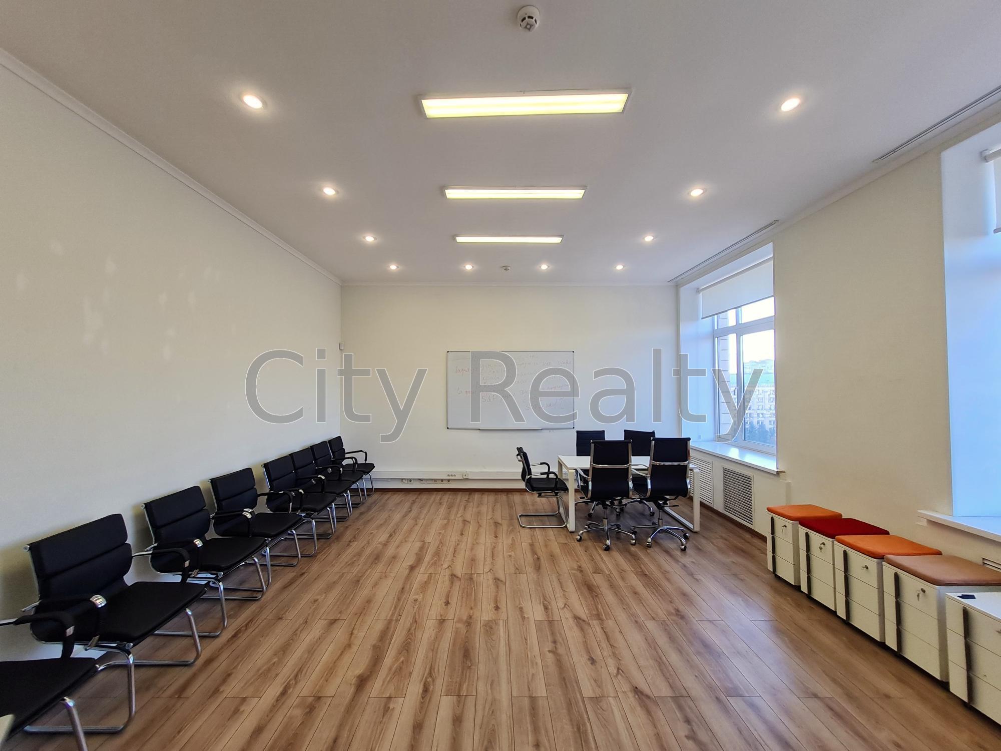 Аренда офиса 77.4 м², Крещатик ул., 7/11