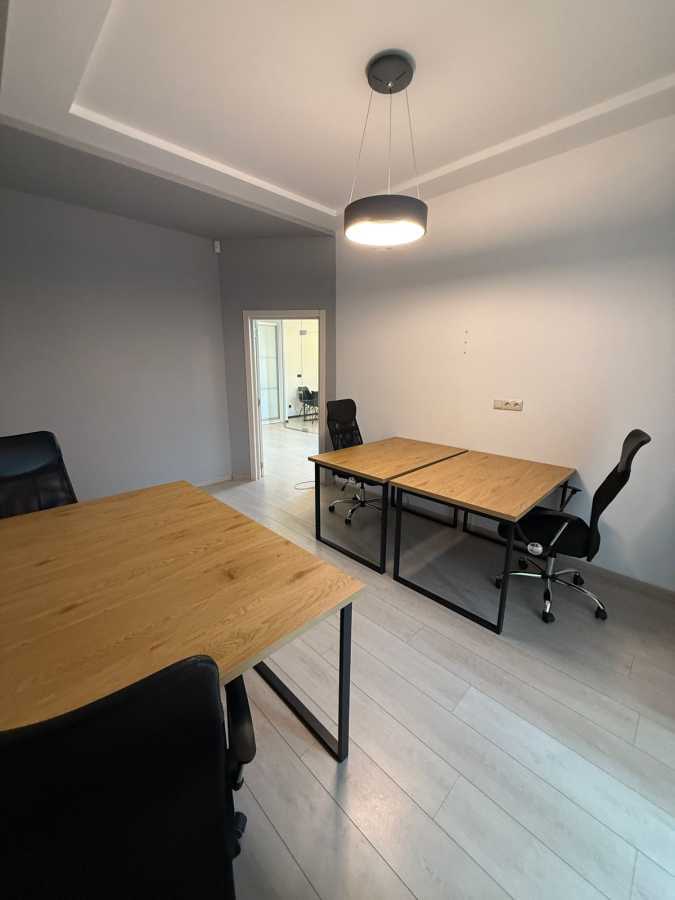 Аренда офиса 70 м², Евгения Коновальца ул., 36Е