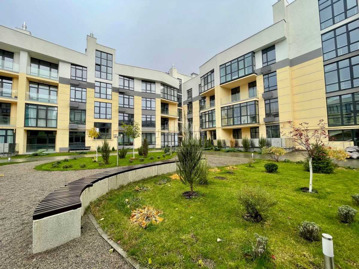 Продажа 2-комнатной квартиры 70 м², Богатырская ул., 32