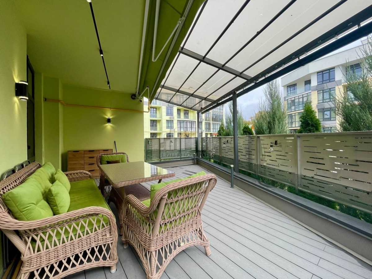 Продажа 2-комнатной квартиры 70 м², Богатырская ул., 32