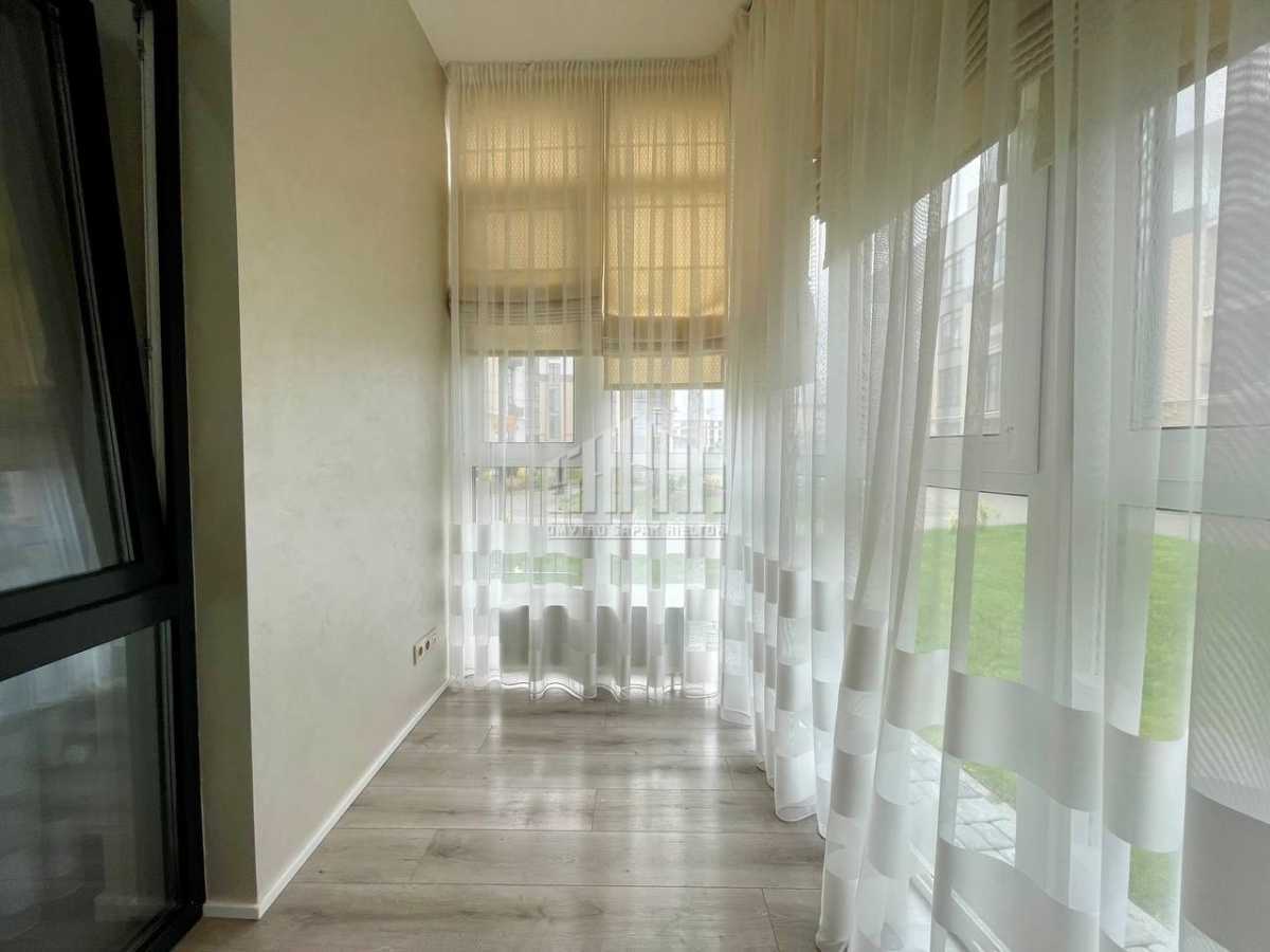 Продажа 2-комнатной квартиры 70 м², Богатырская ул., 32