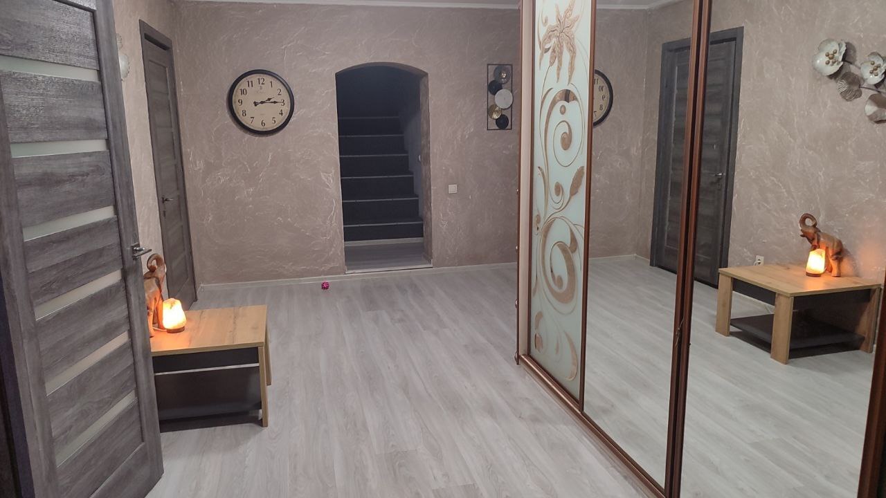 Продаж будинку 320 м²