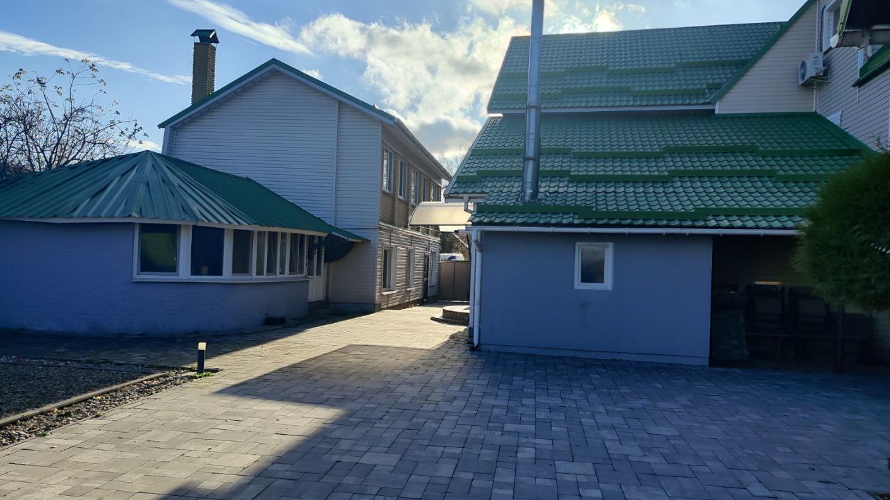 Продаж будинку 320 м²