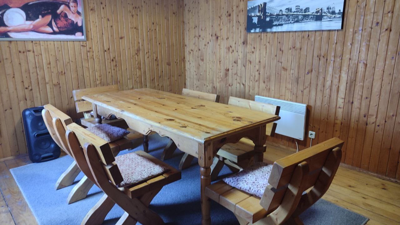 Продаж будинку 320 м²