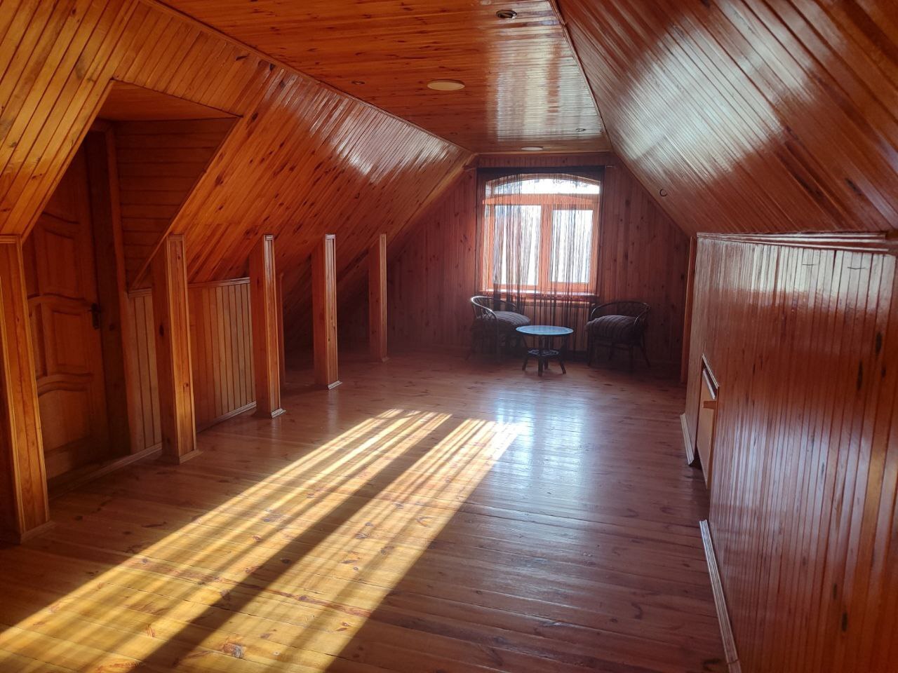 Продаж будинку 320 м²