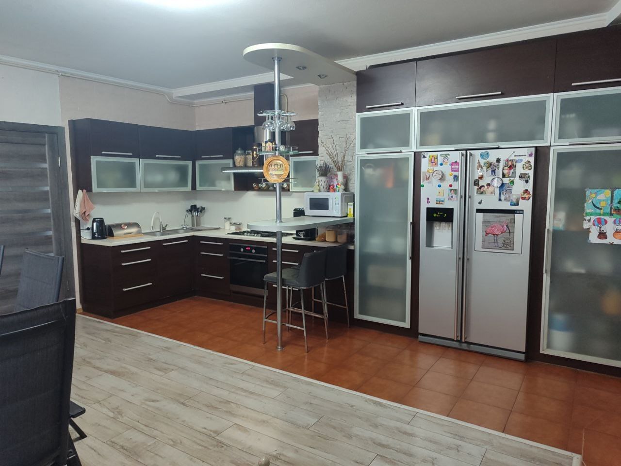 Продаж будинку 320 м²