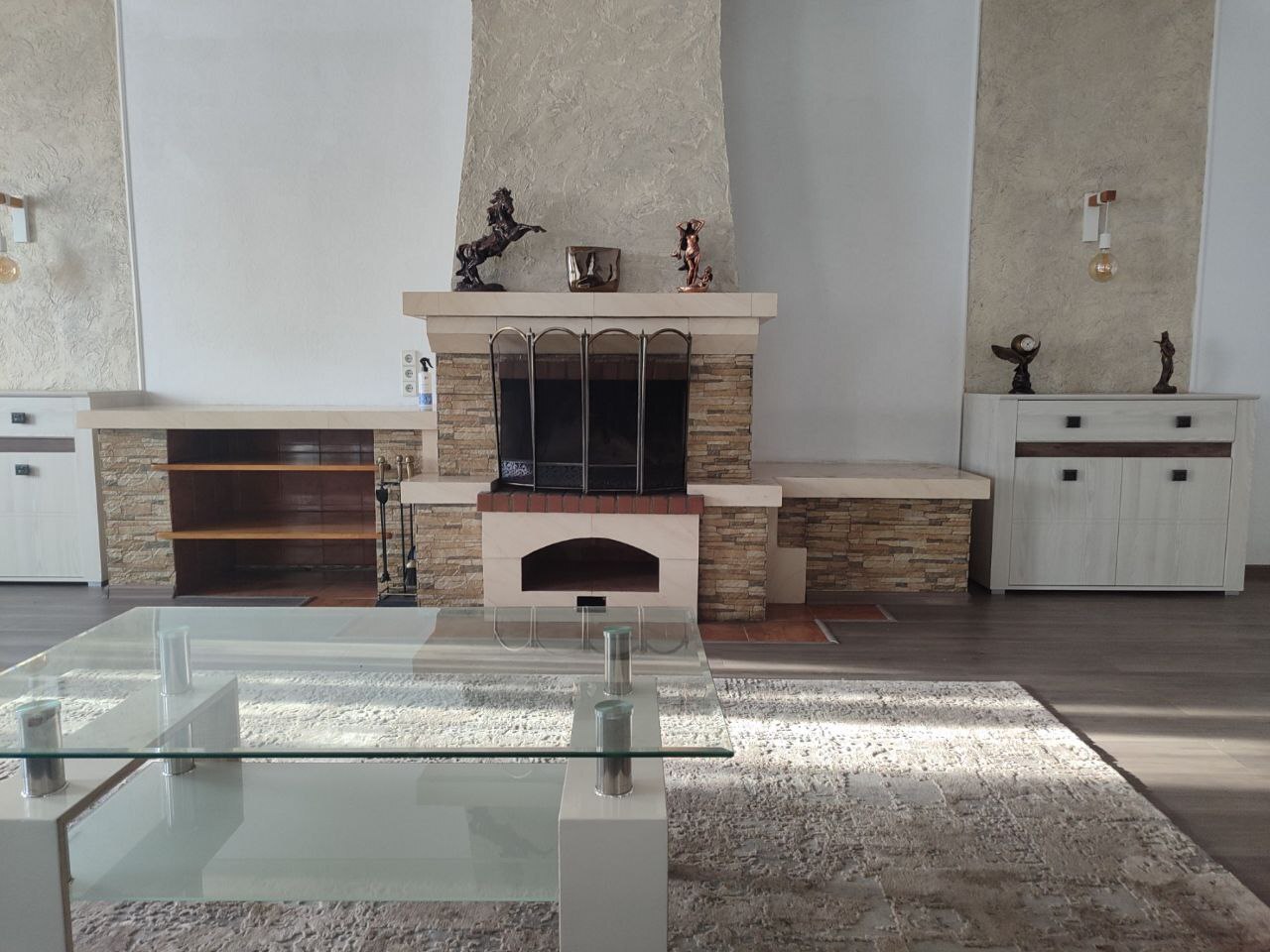 Продаж будинку 320 м²