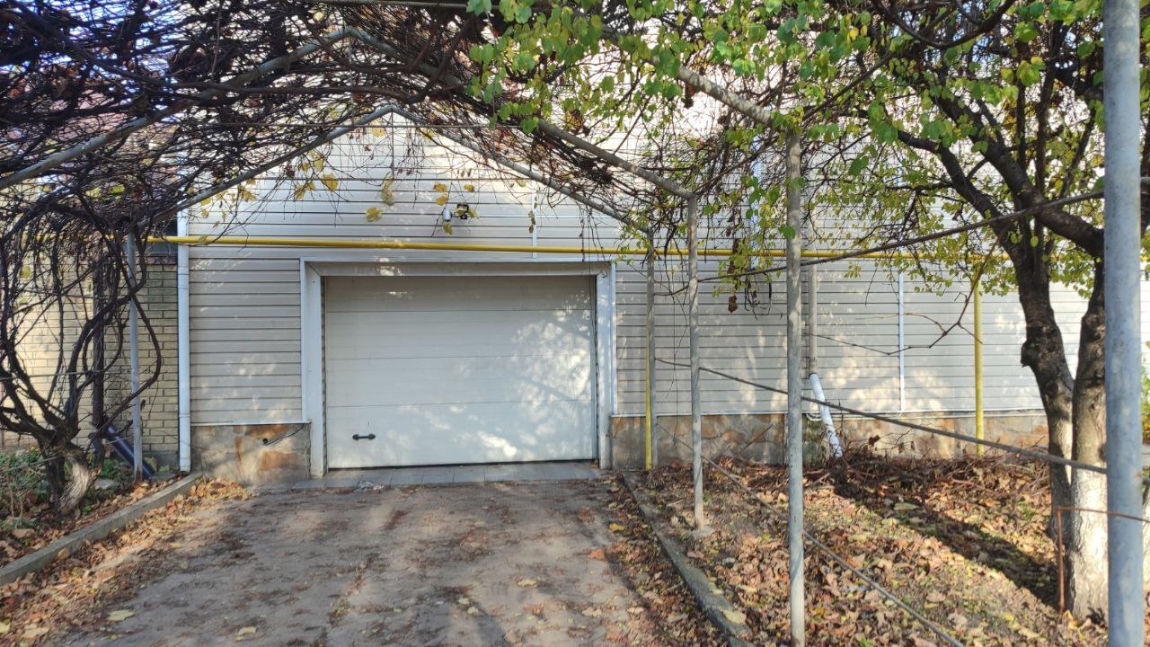 Продаж будинку 320 м²