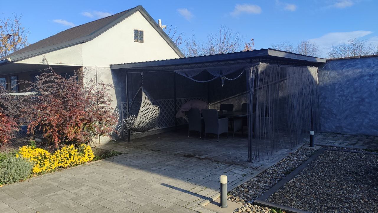 Продаж будинку 320 м²