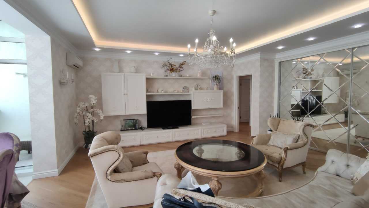 Аренда 3-комнатной квартиры 157 м², Евгения Коновальца ул., 44А