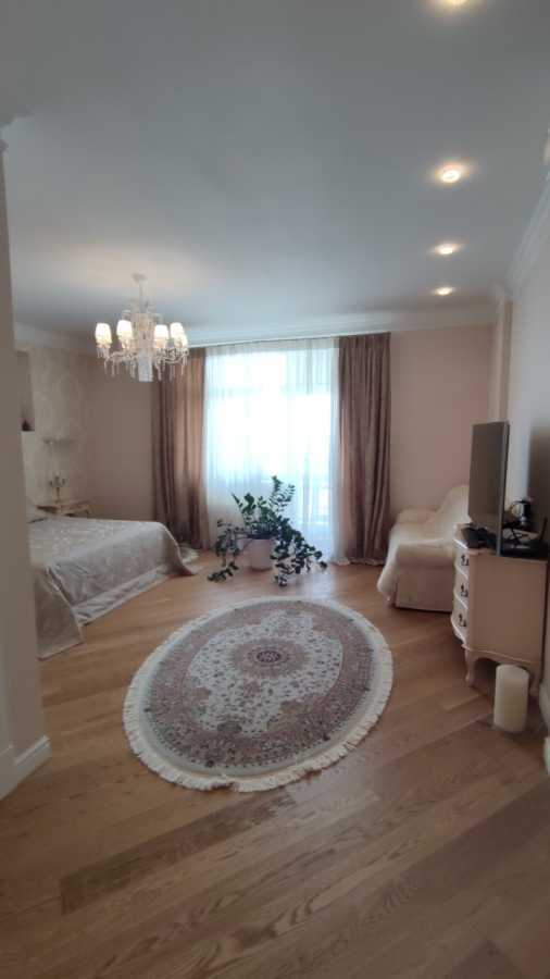 Аренда 3-комнатной квартиры 157 м², Евгения Коновальца ул., 44А