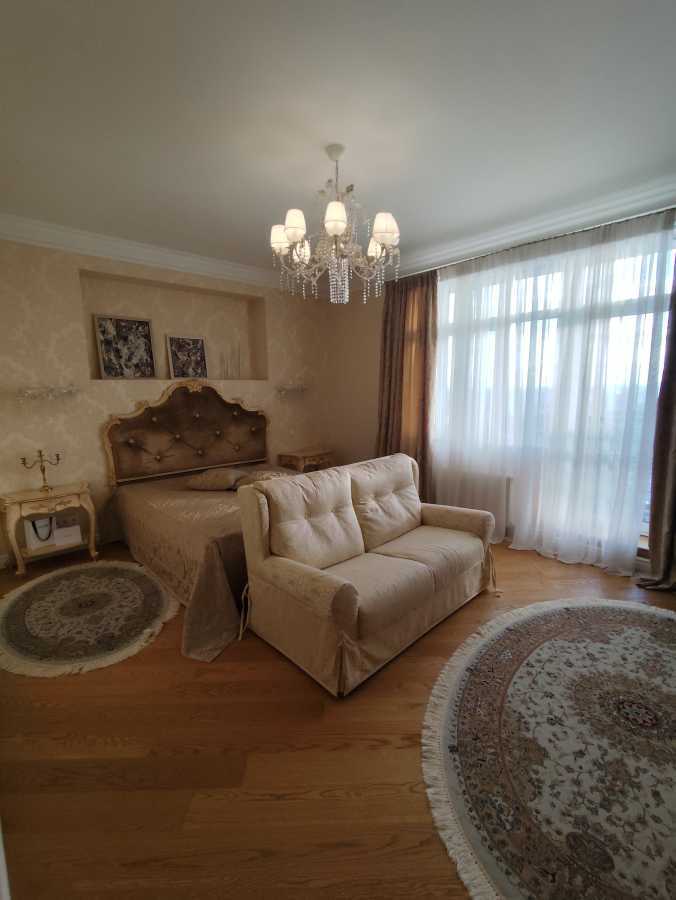 Аренда 3-комнатной квартиры 157 м², Евгения Коновальца ул., 44А