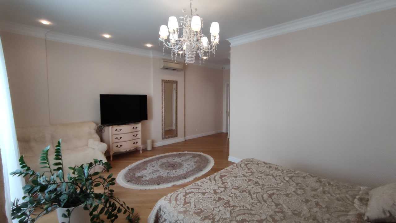 Аренда 3-комнатной квартиры 157 м², Евгения Коновальца ул., 44А