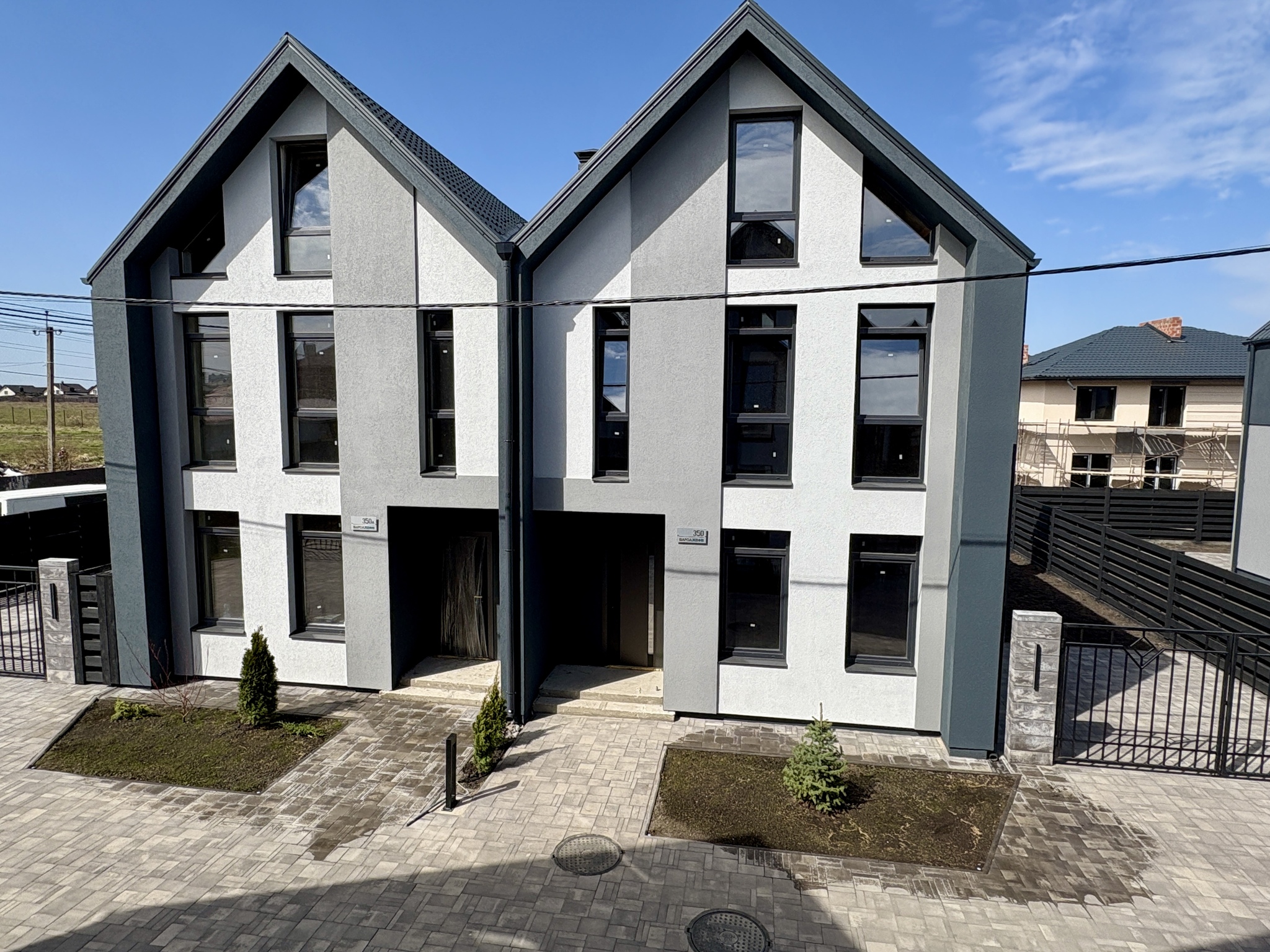 Дуплекс 114м, Розтермінування, газ/каналізація, забудовник