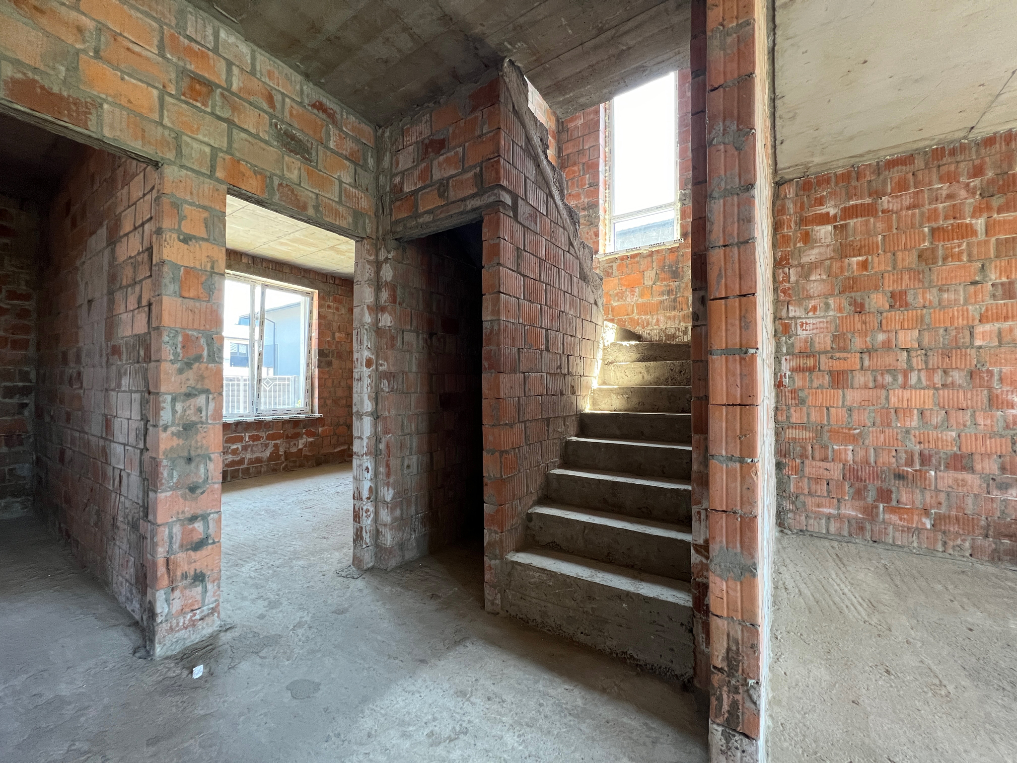 Дуплекс 114м, Розтермінування, газ/каналізація, забудовник