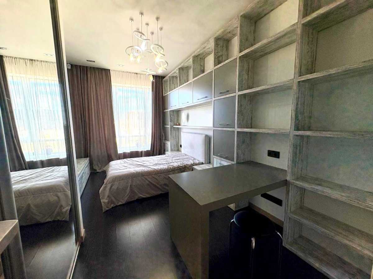 Аренда 3-комнатной квартиры 120 м², Василия Тютюнника ул., 37/1