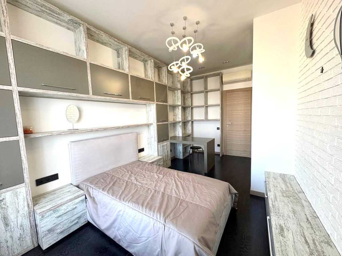 Аренда 3-комнатной квартиры 120 м², Василия Тютюнника ул., 37/1