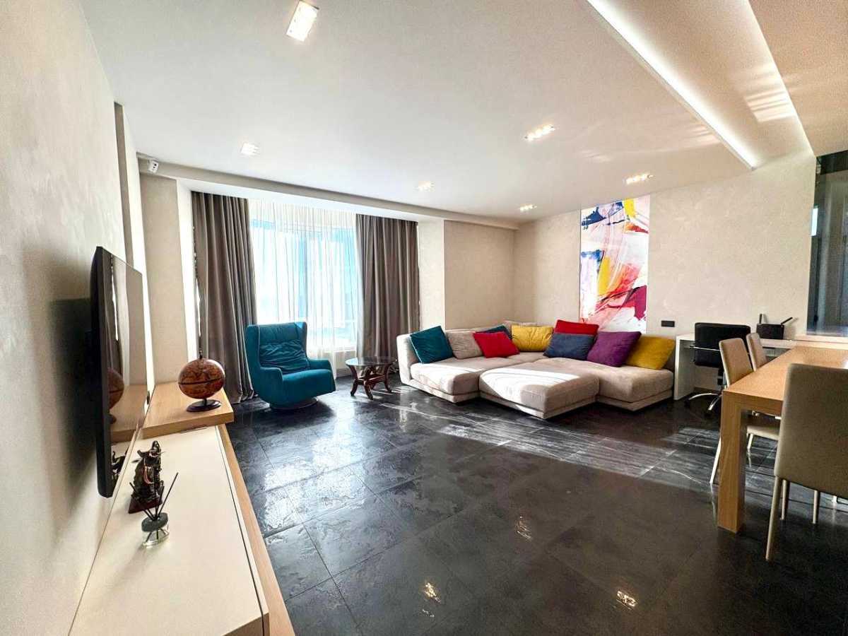 Аренда 3-комнатной квартиры 120 м², Василия Тютюнника ул., 37/1