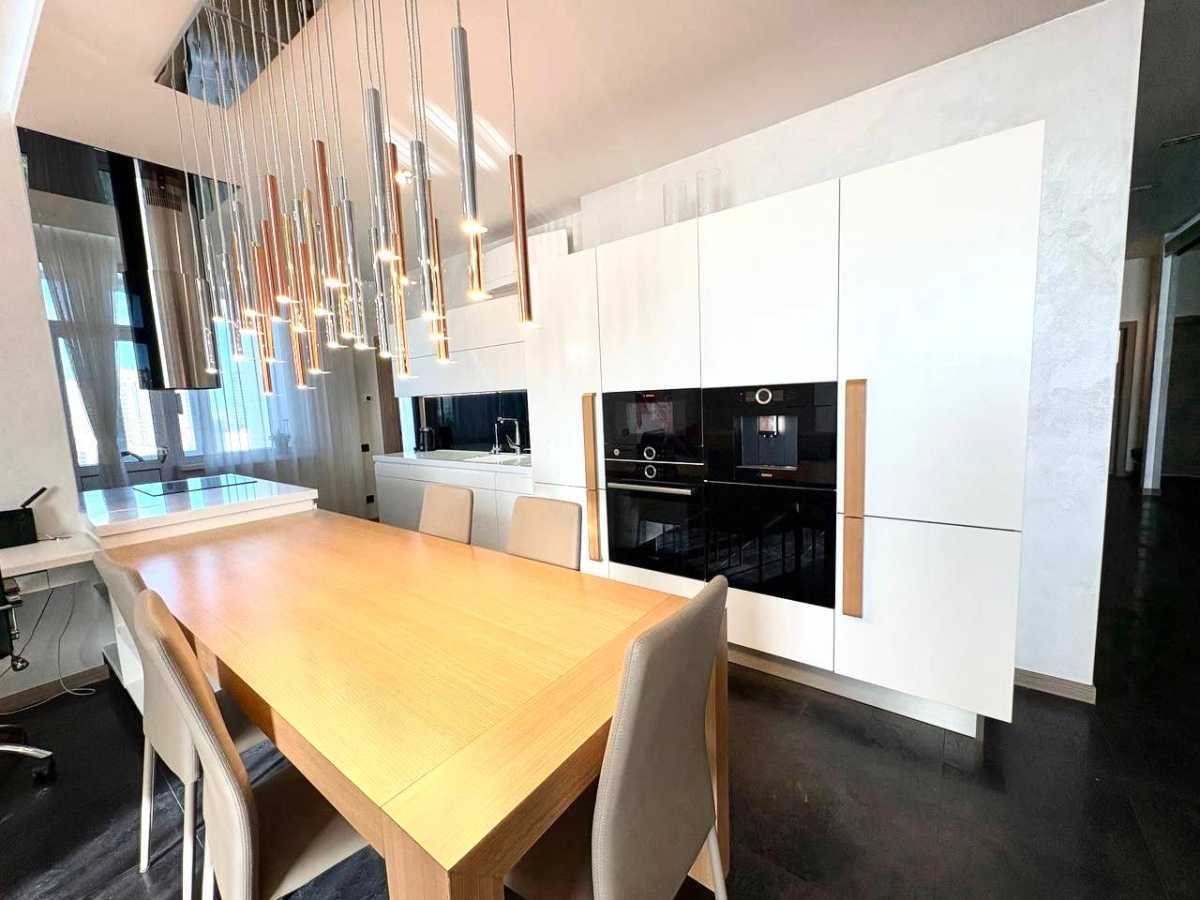 Аренда 3-комнатной квартиры 120 м², Василия Тютюнника ул., 37/1