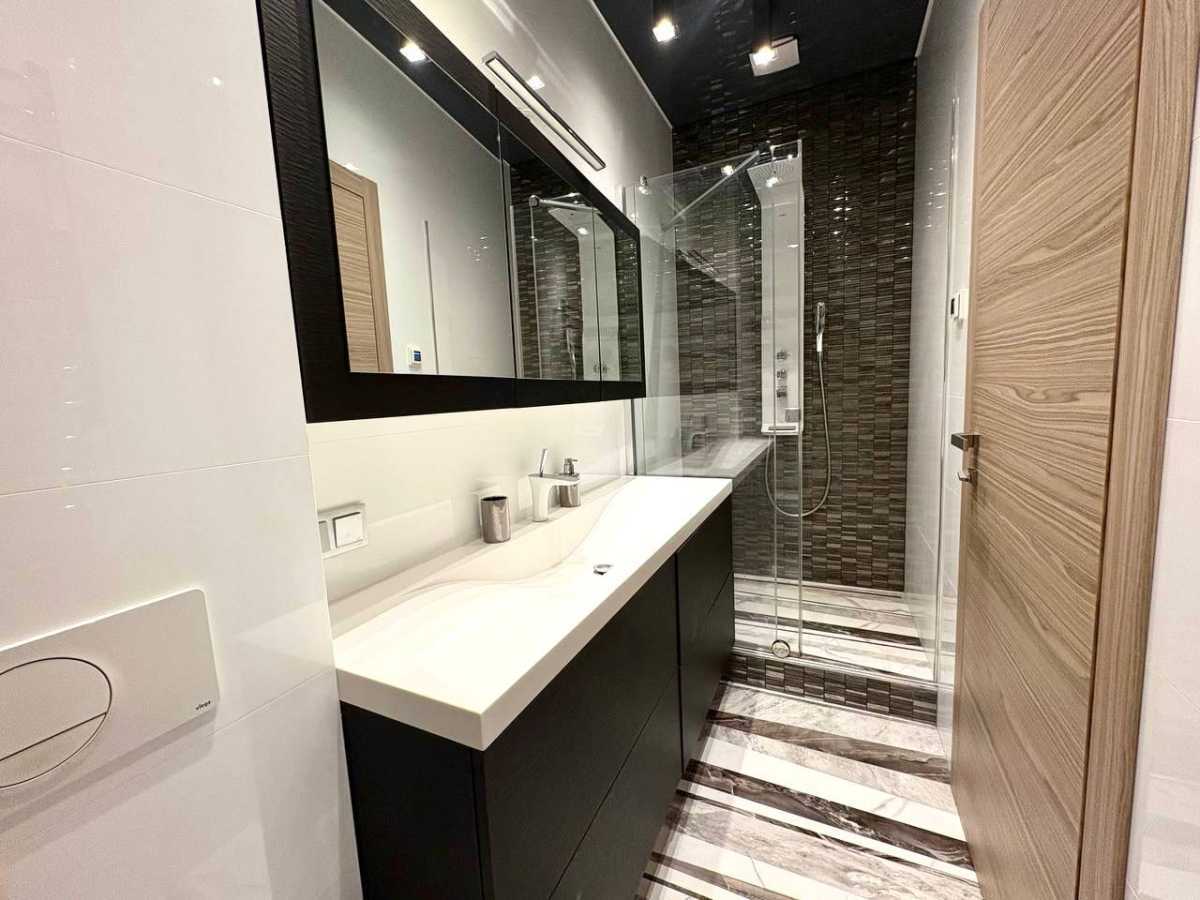 Аренда 3-комнатной квартиры 120 м², Василия Тютюнника ул., 37/1