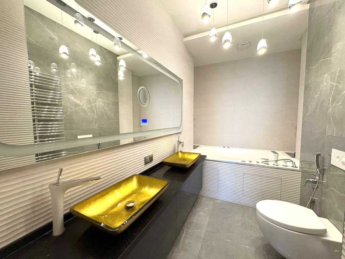 Аренда 3-комнатной квартиры 120 м², Василия Тютюнника ул., 37/1