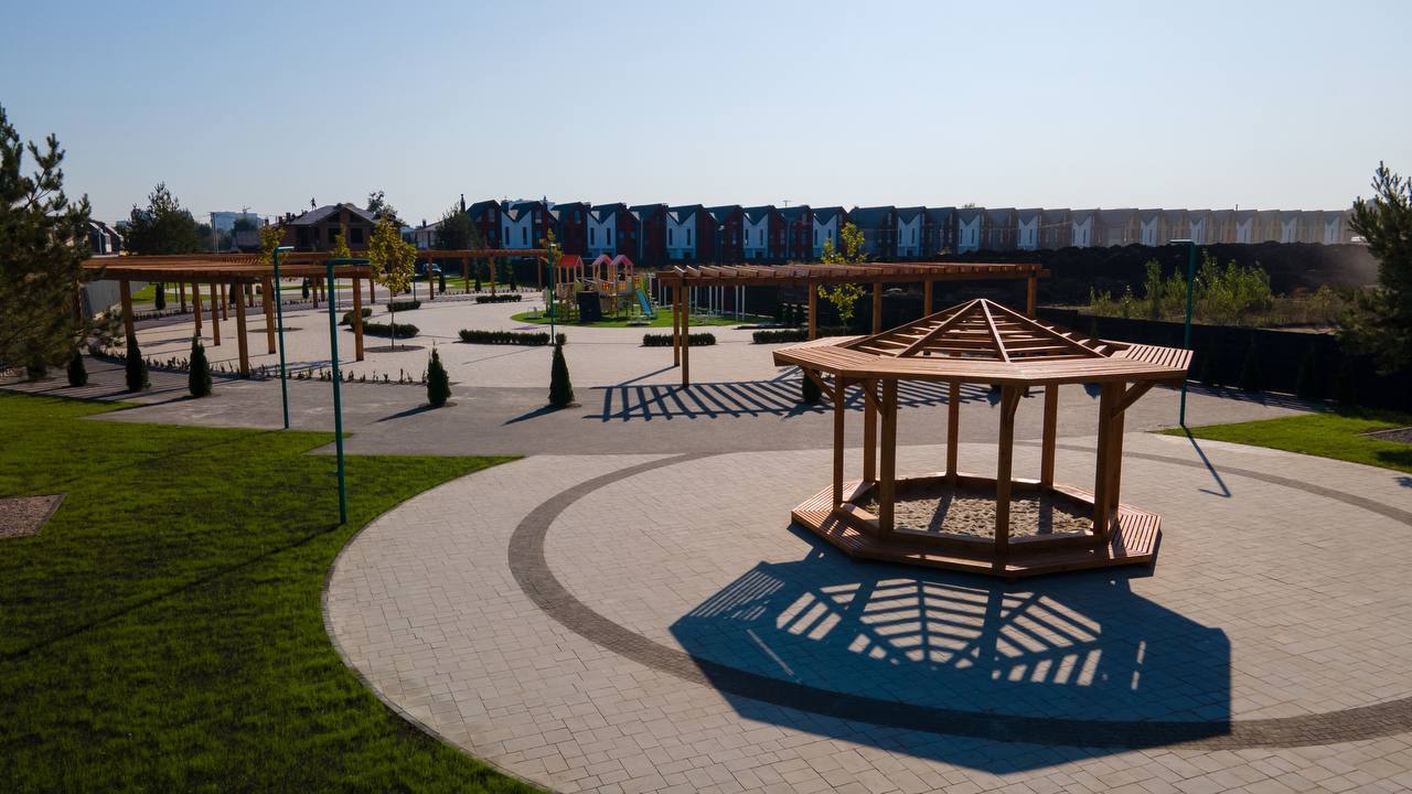 Дуплекс 114м, Розтермінування, газ/каналізація, забудовник