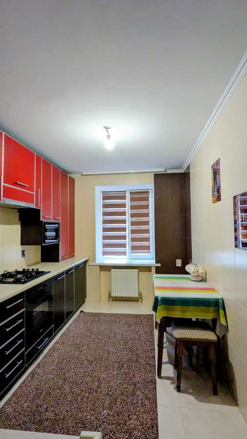 Продажа 3-комнатной квартиры 70 м², Державності (Жадова), 20