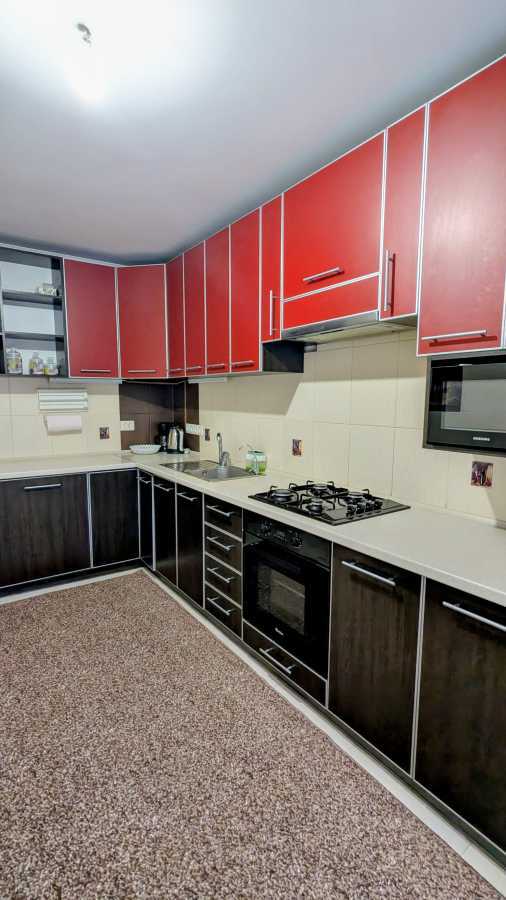Продажа 3-комнатной квартиры 70 м², Державності (Жадова), 20
